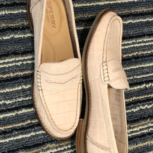 Women’s SPERRY Seaport Loafer- Light Pink - Picture 4 of 4